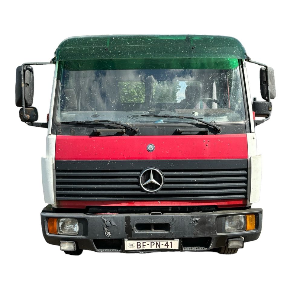 Mercedes 817L Abschlepper in Berlin