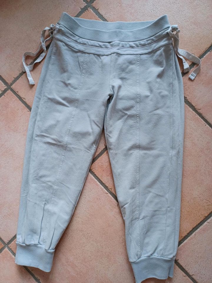 DEHA Hose, Pant, Damen, S, grau, knielang, neu in Freiburg im Breisgau