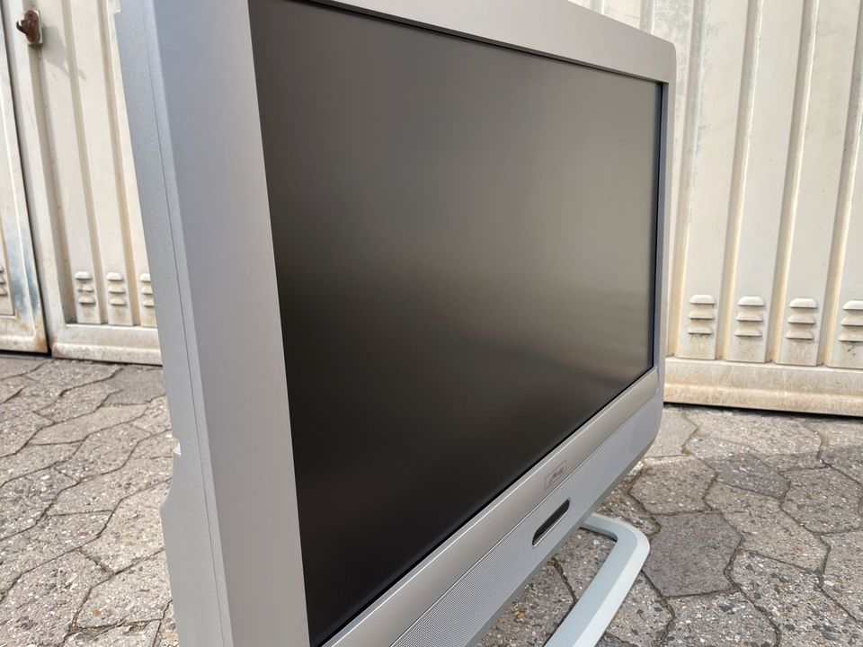 Fernseher (LCD-TV „Metz Puros 32TP14“) in silber in Bebra