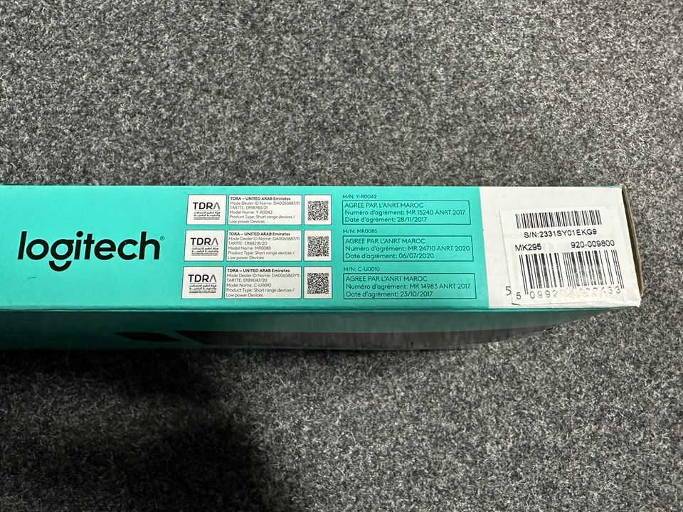 Logitech Funk-Tastatur mit Maus UK Neu in Langenfeld