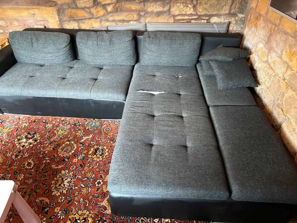 Verschenke Wohnzimmer Couch L-Form mit Bettfunktion in Meckenheim
