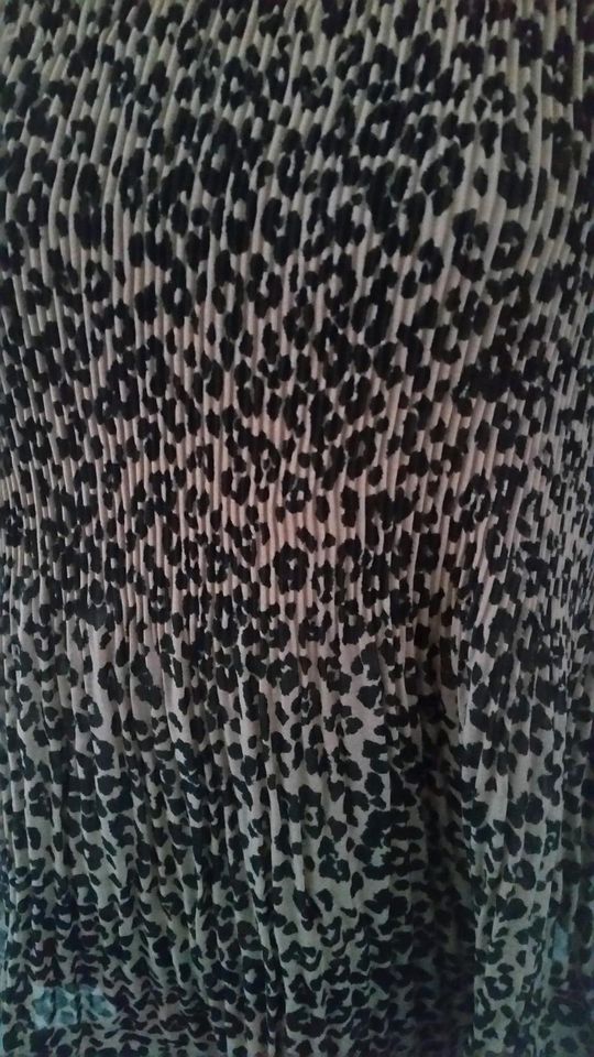 Bluse langärmlig Animalprint Leopardenmuster Größe 38 neu in Ahorn b. Coburg