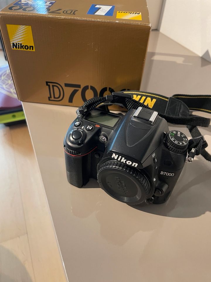 Nikon D7000 mit externem Auslöser  mit Feststellfunktion in Waltenhofen