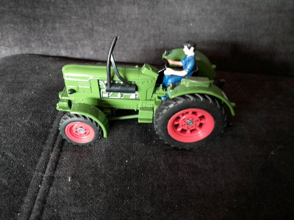 Oldtimer Siku Deutz 120 in Hamminkeln