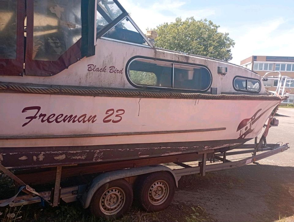 Motorboot Freemann 23 mit Anhänger in Gütersloh