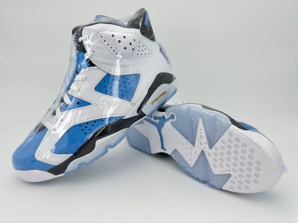 Jordan 6 Retro UNC White (University Blue) in Hamburg