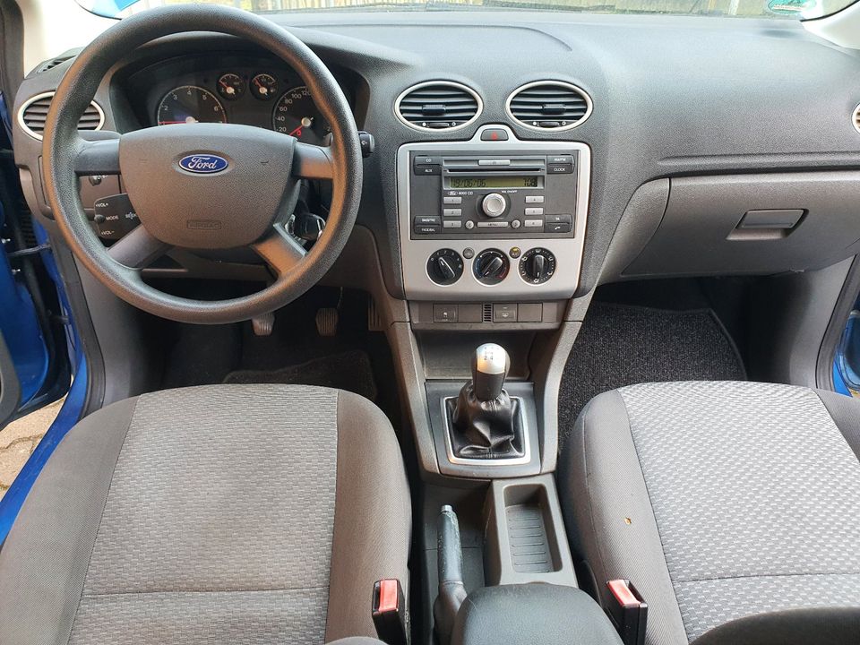 Ford Focus 1.8 2-türig in Neuendettelsau