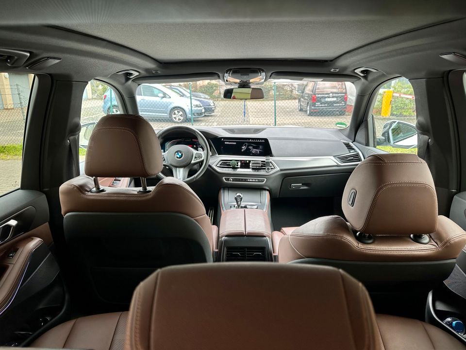 BMW X5 30d M Paket Alpinweiss LASER PANO HUD AHK RFK in Hanau