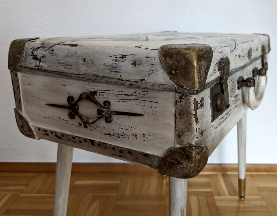 Kleiner Koffertisch ein Träumchen für Shabby Chic LiebhaberInnen in Bad Neuenahr-Ahrweiler
