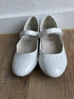 Ballerina’s / Kinderschuhe / Lackschuhe weiß Gr. 34 Nordrhein-Westfalen - Dormagen Vorschau