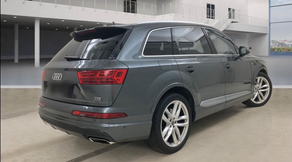 Audi Q7 4M 3X Sline Vollausstattung 7 Sitzer Pano Matrix in Berlin