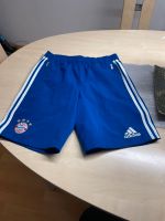 Kinderbadeshort royalblau von FC Bayern München Gr. 164/176 Mühlhausen - Stuttgart Neugereut Vorschau