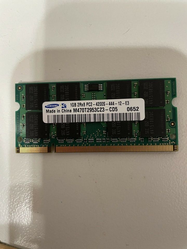 1 GB DDR2 4200s Samsung M470T2953CZ3 SO-DIMM in Caputh