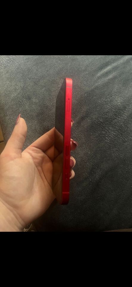 IPhone 13 in Rot Macht Angebote in Raubach (Westerw.)