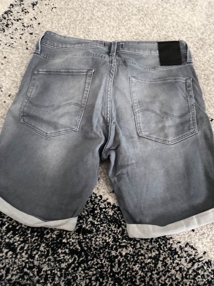 Kurze Herren Jeans , Größe M, Jack & Jones in Osthofen