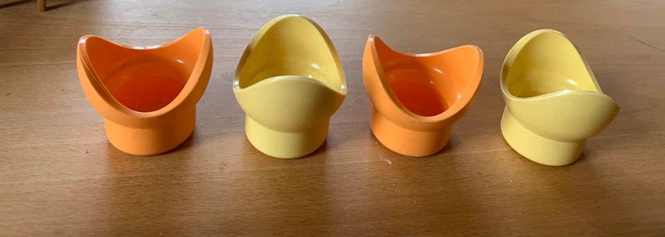 4 Eierbecher Junge Welle Tupperware orange -gelb in Ingelheim am Rhein