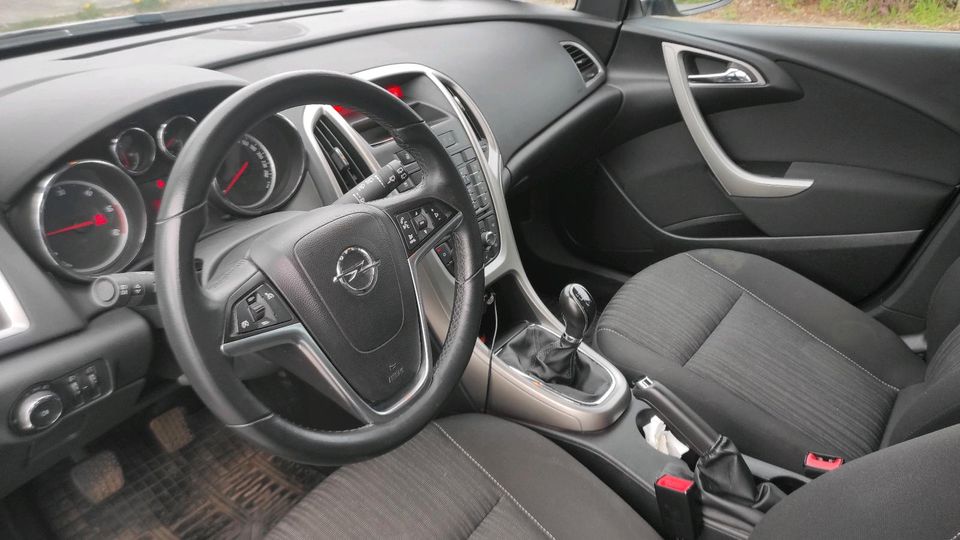 Opel Astra J 1.7 2012 in Seelze