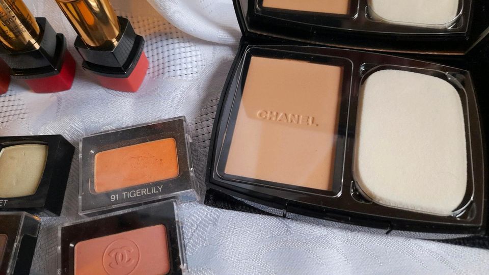 Chanel Make-up Lippenstift Lidschatten Puder Rouge in Itzehoe