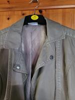 Damen Kunstlederjacke grau schlamm 42 Gina Bonetti Niedersachsen - Ihlow Vorschau