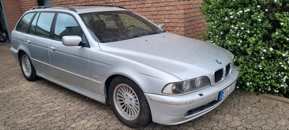 BMW 5er E39 530D Automatik SIlber Vollausstatung in Euskirchen