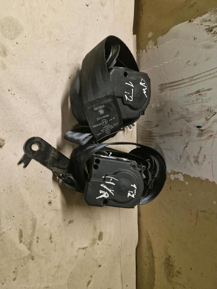 VW Sicherheitsgurt Hinten L&R  1T0857806C & 1T0857805C in Bochum