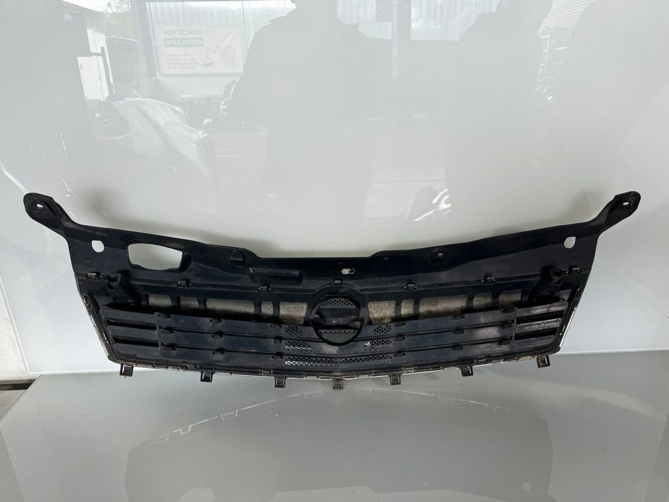 Grill Opel Astra H Kühlergrill Frontgrill in Wilnsdorf