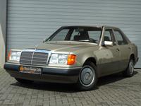 1991 Mercedes 200E W124, Rauchsilber, Schiebedach, 1.hd, Scheckhe Niedersachsen - Lachendorf Vorschau