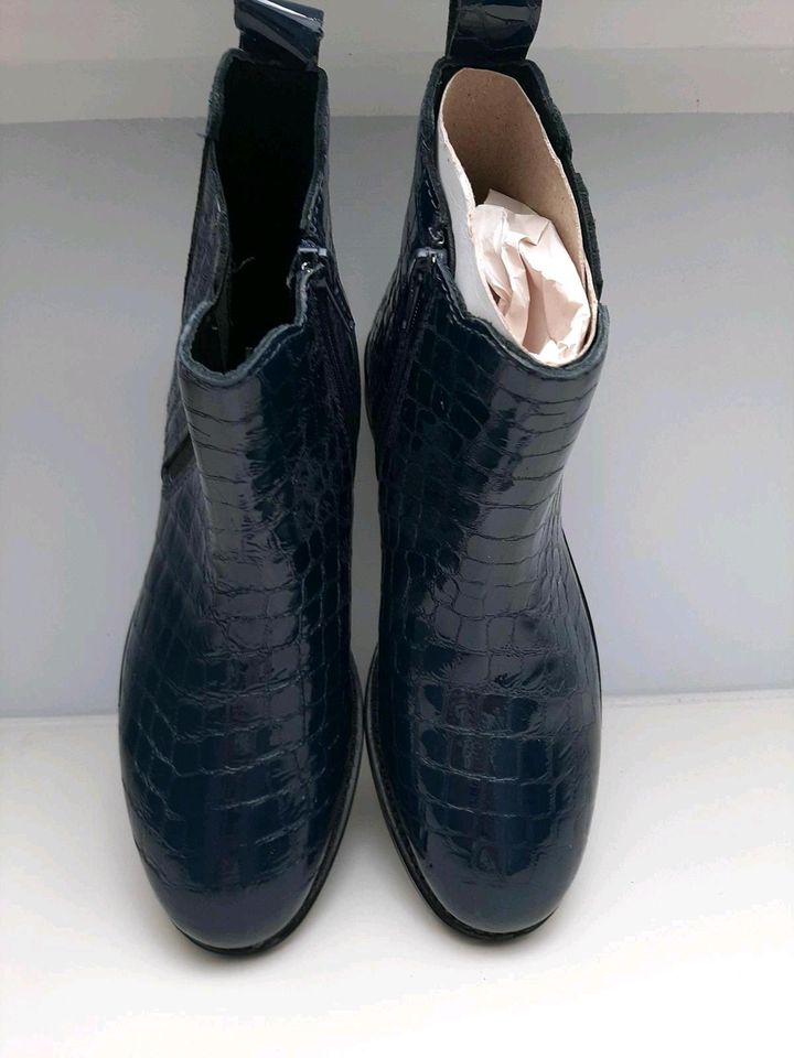 Schuh von der Marke VA Milano Größe 38 in Kleinostheim
