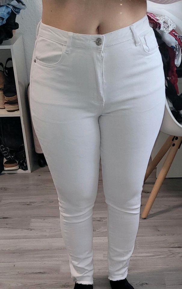 Weiße Jeans in Staßfurt