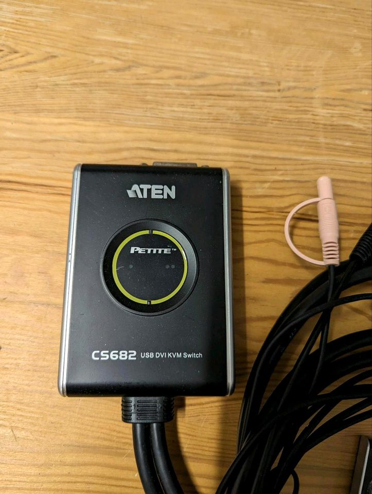 KVM Switch DVI  und USB - Aten CS682 in Leer (Ostfriesland)