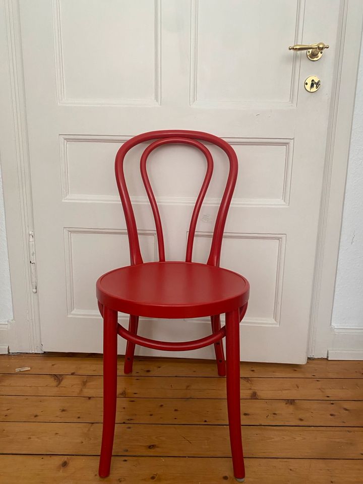 Roter Bistro Stuhl in Kassel