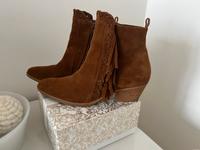 Paul Green Cowboy Stiefelette Veloursleder Cognac Gr. 40-wie neu Aachen - Aachen-Mitte Vorschau