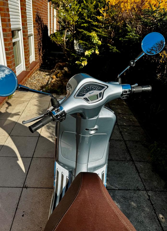 Vespa Primavera 50 Grau – Top Zustand, nur 2.738 km, 1. Besitzer in Berlin
