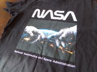 T-Shirt Mister Tee NASA Astronaut Hands schwarz XXL Herren w. NEU Hessen - Florstadt Vorschau