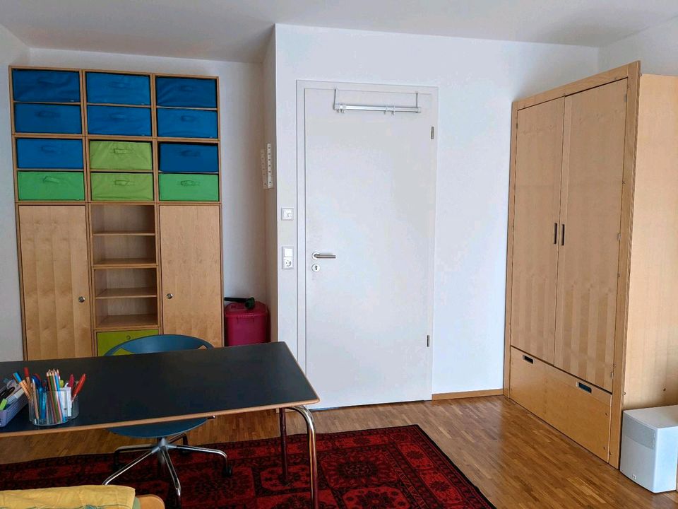 Kinderzimmer Möbel Vollholz JAKO-O in Regensburg