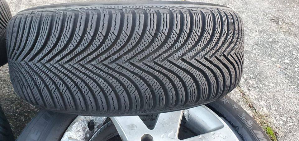 Winterräder 225 55 16 Michelin 8/9mm DOT 17 Audi A4 Mercedes W212 in Colditz