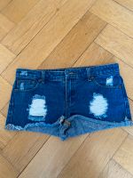 Kurze Jeansshorts mit Rissen München - Au-Haidhausen Vorschau