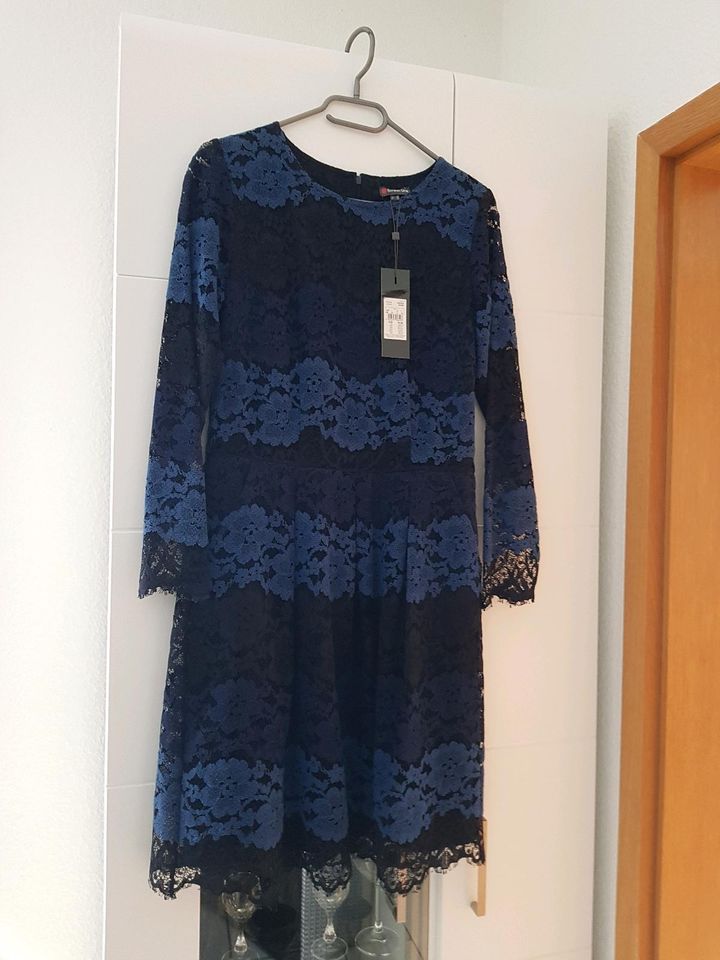 Neues edles Kleid in Hargesheim