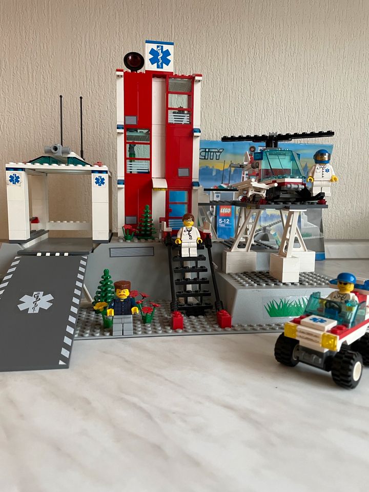 LEGO City 7892 - Krankenhaus in Nordrhein-Westfalen - Grevenbroich | Lego &  Duplo günstig kaufen, gebraucht oder neu | eBay Kleinanzeigen ist jetzt  Kleinanzeigen