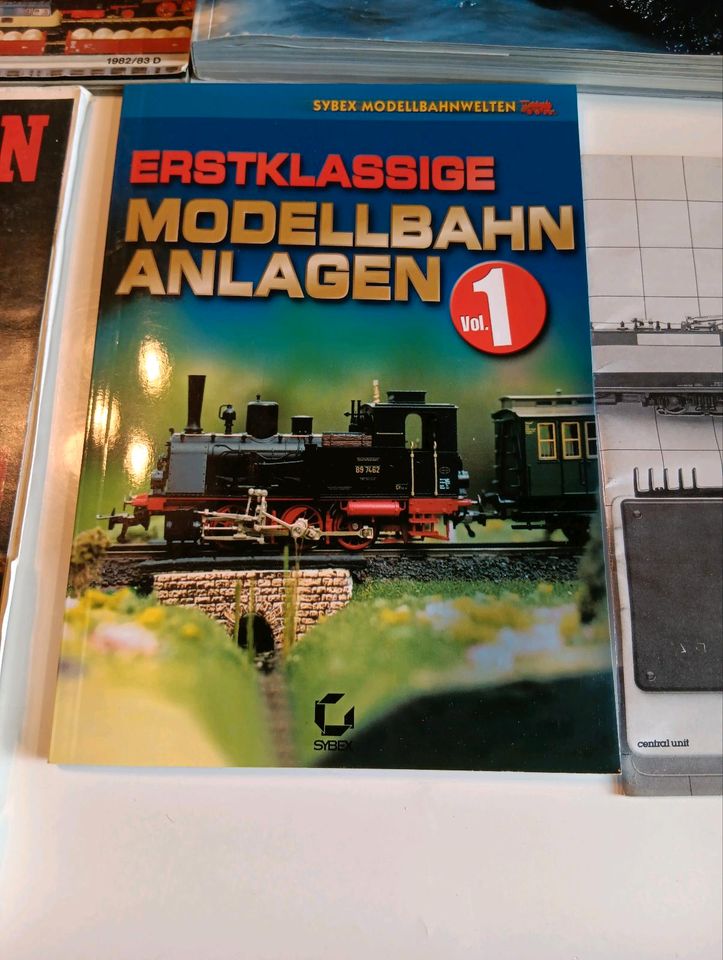 Märklin /Primex Modellbahn Kataloge in Eschershausen