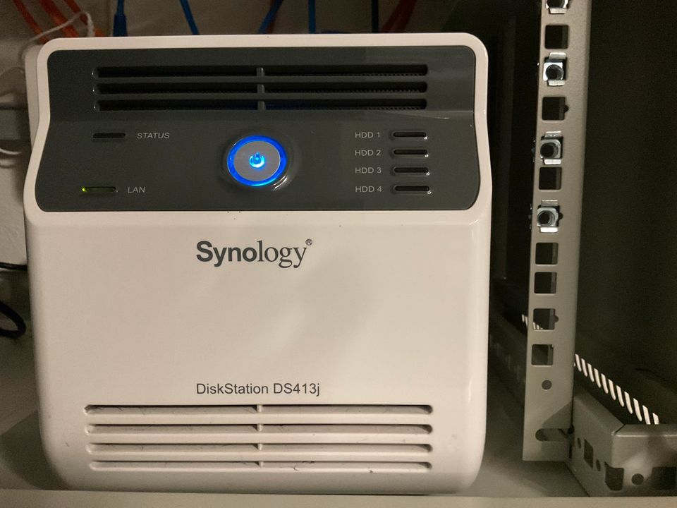 Synology DS 413j mit Festplatten, in Laufen