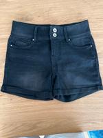 Only Shorts schwarz in XS Hessen - Oberursel (Taunus) Vorschau