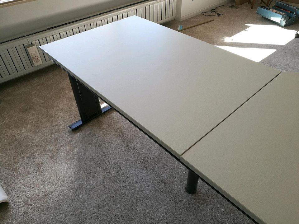 Schreibtisch Bene grau stabil höhenverstellbar in Welzheim