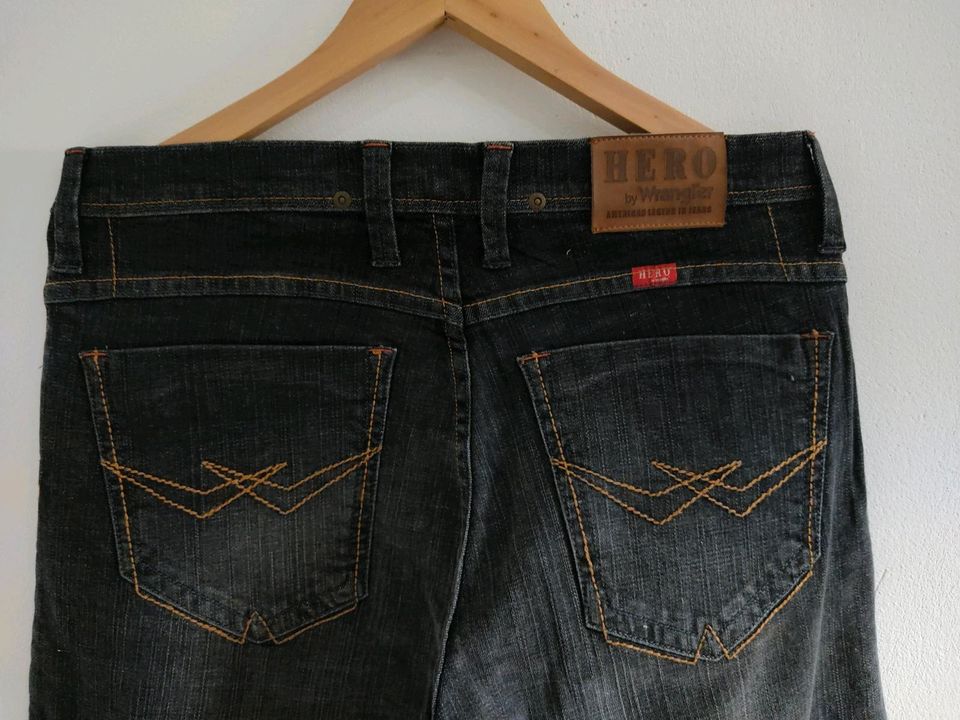 Wrangler Jeans Herren Gr. 32/34 NEU in Wenden