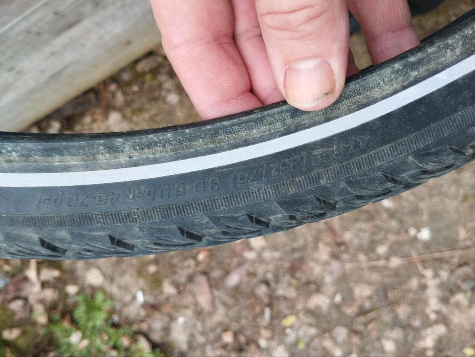 3 x 28 Zoll Trekkingreifen Schwalbe vittoria in Filderstadt