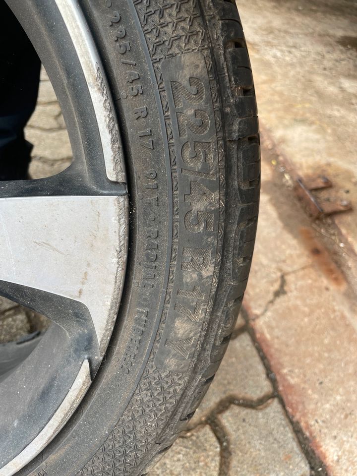 Alufelgen mit Sommer Reifen 225/45 R17 in Wolfhagen 