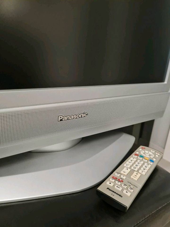 Panasonic LCD TV TX- 26LE7F/S in Düsseldorf