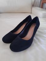 Clarks Pumps Wildleder schwarz Gr. 41,5 wNEU Niedersachsen - Dassel Vorschau