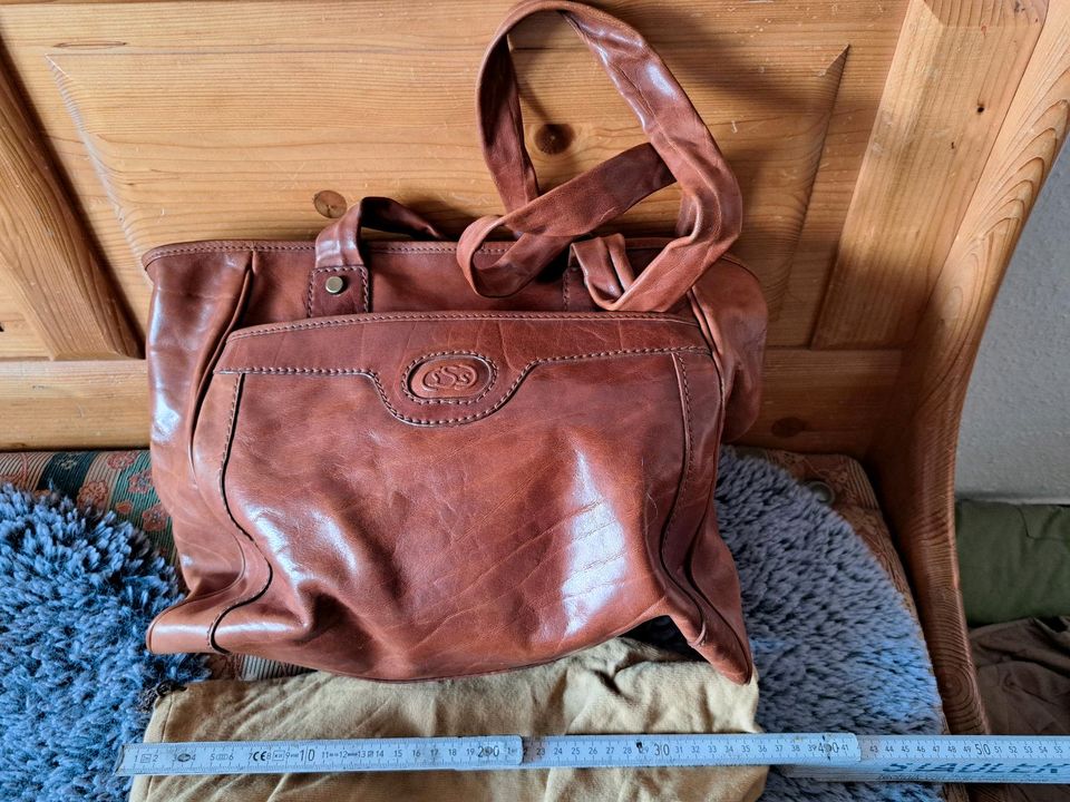 Spigola Leder Handtasche, pflanzlich gegerbt in Eichstegen
