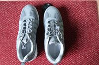Damensportschuhe, grau, ungetragen Gr. 41 Nordrhein-Westfalen - Remscheid Vorschau